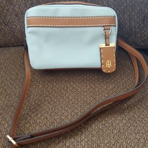 Tommy Hilfiger crossbody/ fanny pack